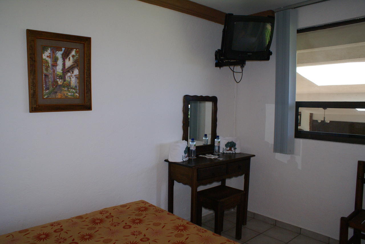 Hotel Los Sauces Villa Del Carbon Room photo