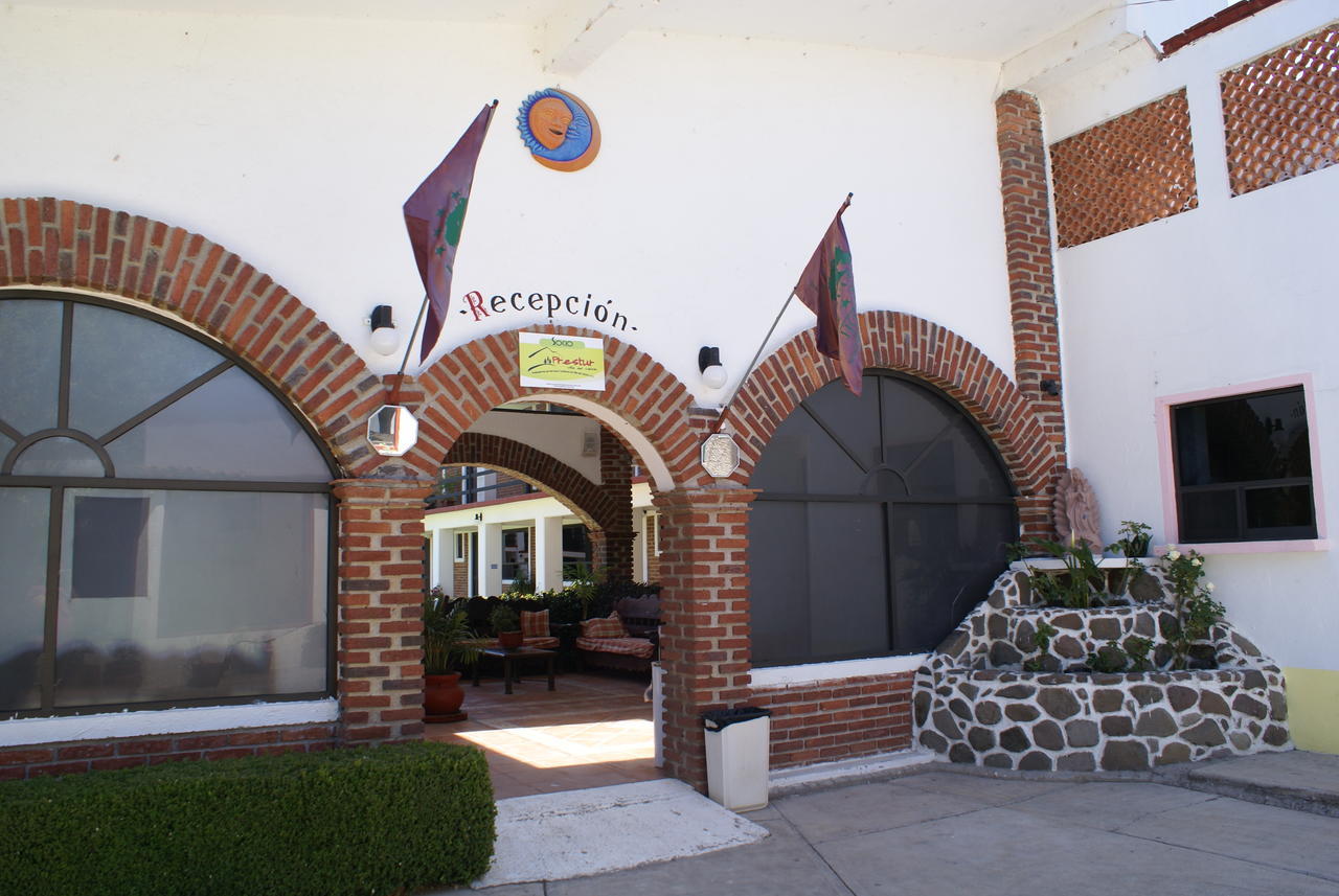Hotel Los Sauces Villa Del Carbon Exterior photo